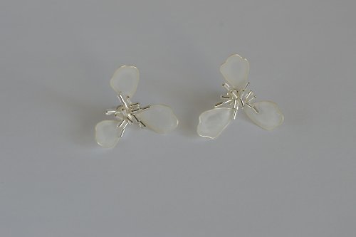 Little twinkle store Flower stud earrings, Bridal floral stud earrings, Crystal Flower earrings
