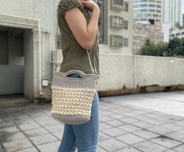ナチュラル【ALDO】編み込み クロスボディー バケツバッグ ALDO☆ ナチュラル編み込み・クロスボディー・バケツバッグ