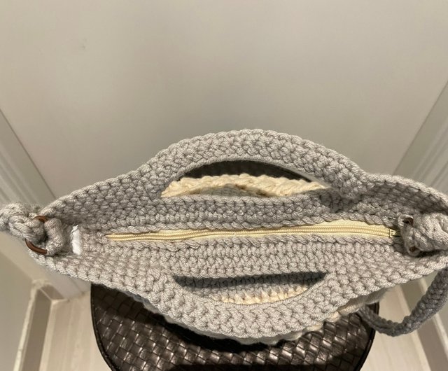(New）The Row Didion コットン製織りショルダーバッグ THE ROW Didion Woven Shoulder Bag in Waxed Cotton | Neiman