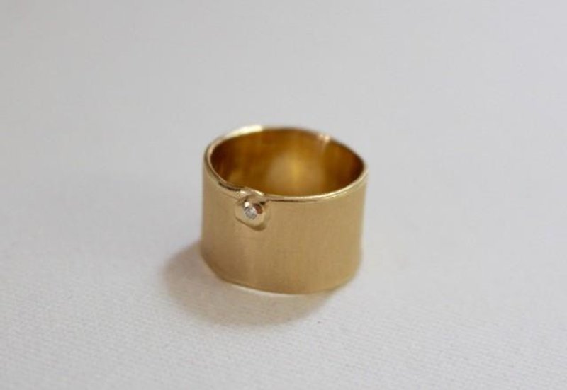 obi ring gold color - แหวนทั่วไป - โลหะ สีทอง