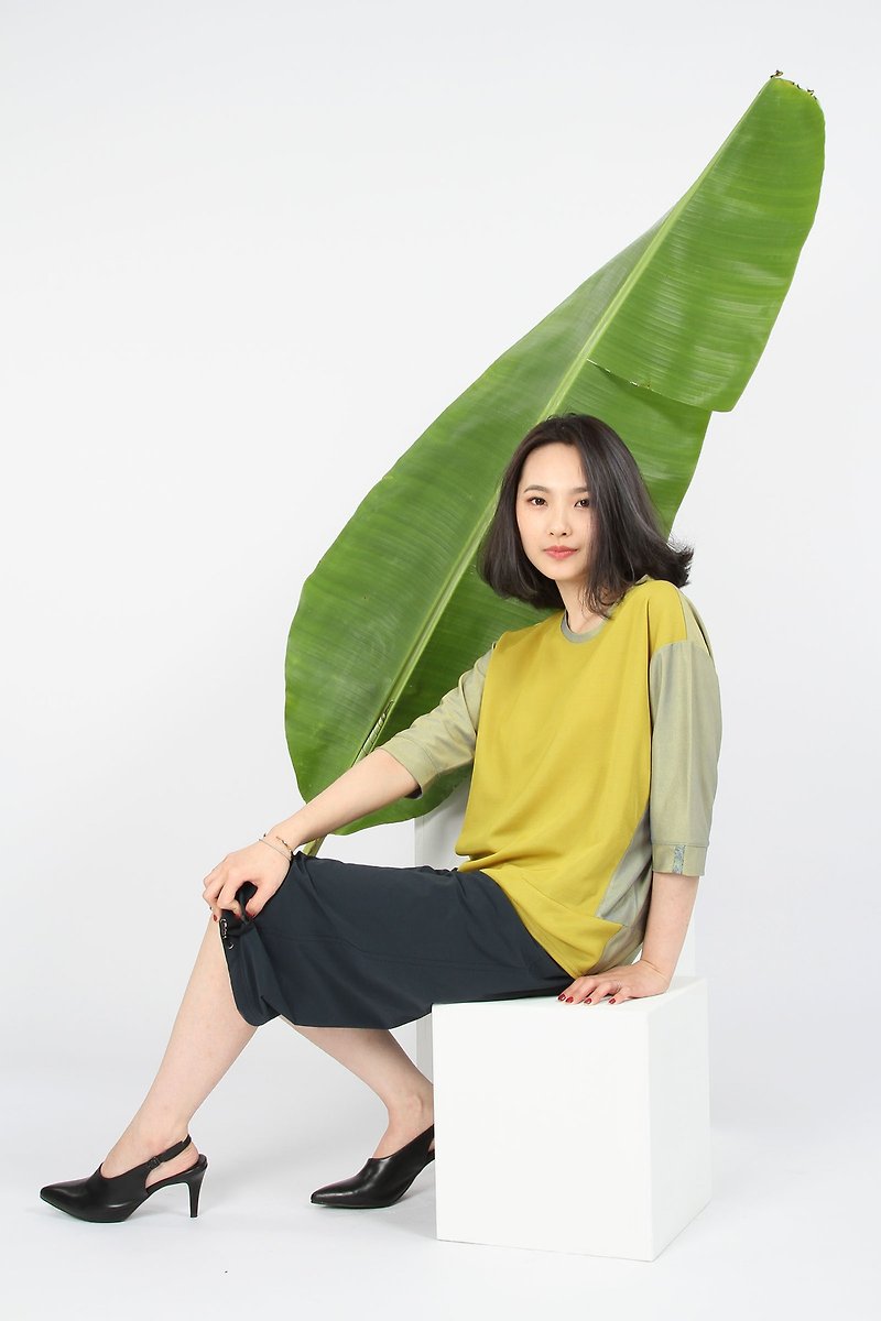 Three-quarter sleeves with hem grabbing and suction row-mustard yellow - Women's Tops - Polyester Yellow