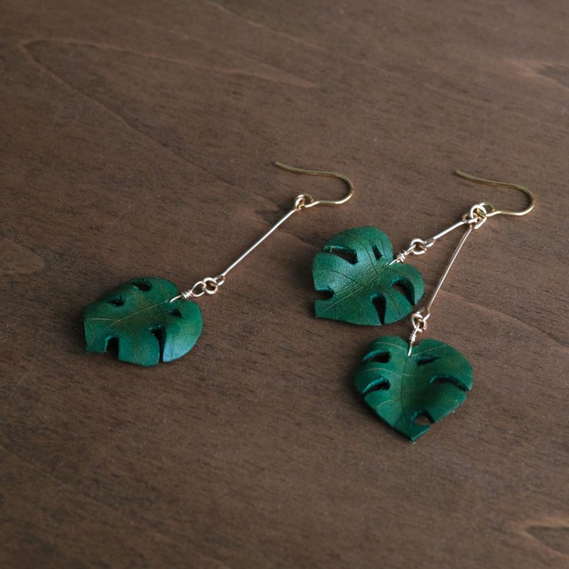 Turtle taro leather earrings for summer - Earrings & Clip-ons - Genuine Leather Green