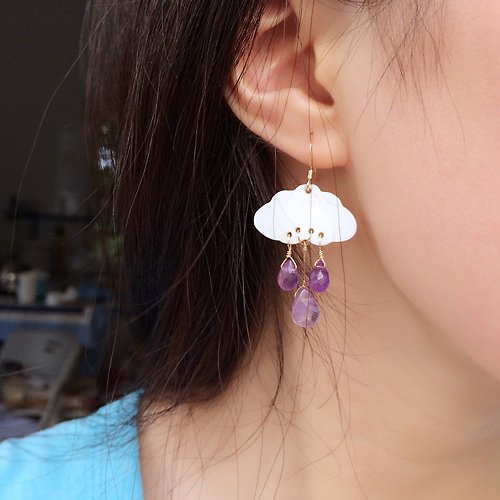 Miss Flora | 花得起 【下雨了】紫水晶水滴形刻面云雨款耳環 14 K金材質