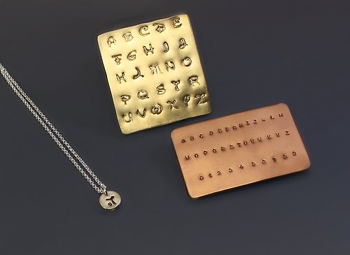 Maple jewelry design 刻字系列-特殊英文字體925銀項鍊1