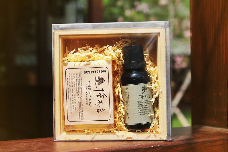 桧木居100% Taiwan eucalyptus essential oil & essential oil soap eucalyptus gift box - น้ำหอม - ไม้ สีส้ม