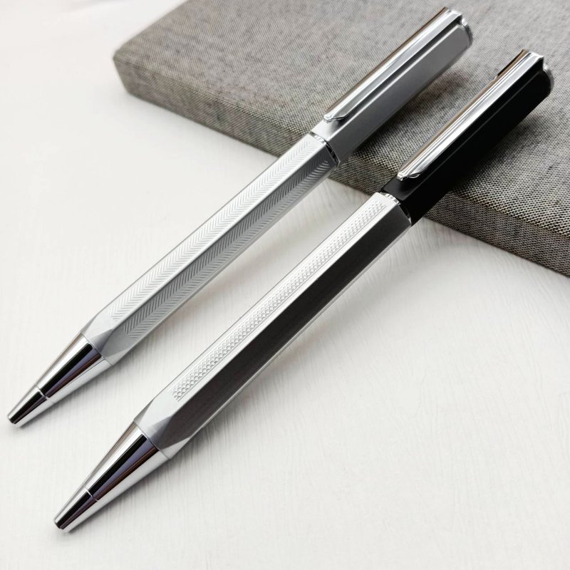 六角筆管 金屬 精雕 原子筆  附筆盒 派克型筆芯 台灣製造 虎之鶴 - 原子筆/中性筆 - 其他材質 