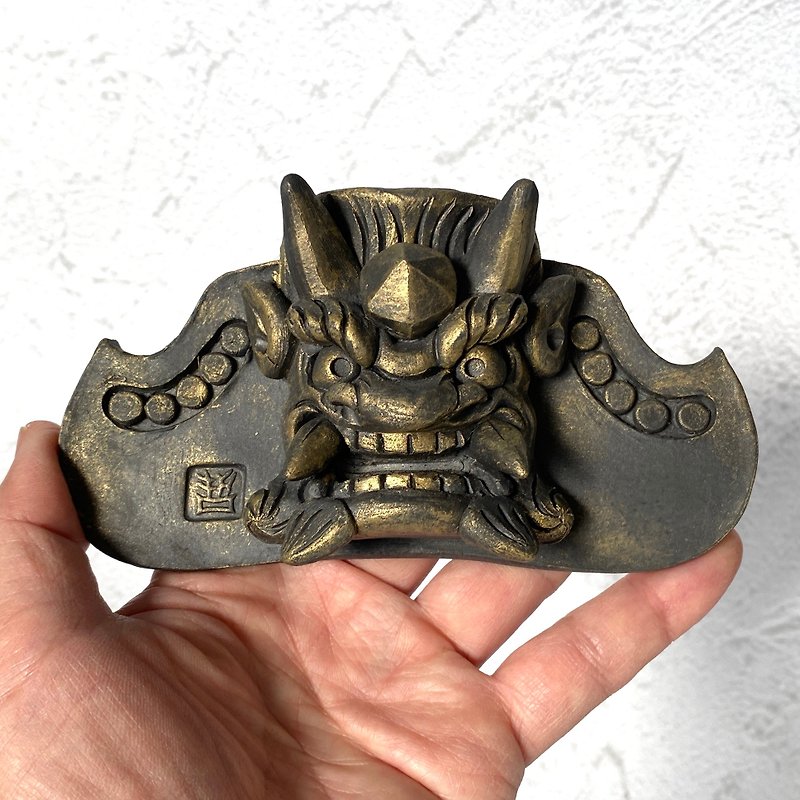 Miniature ONIGAWARA. Buddhism temple amulet. Gold finish type. - Items for Display - Pottery Gray