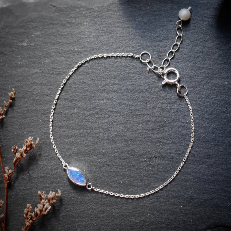 Blue Crystal Australian Opal Basic 925 Silver Bracelet - สร้อยข้อมือ - เงิน สีน้ำเงิน