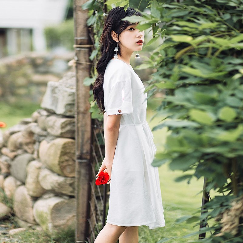 Anne Chen 2017 summer new lady front oblique piece belt belt dress - ชุดเดรส - ผ้าฝ้าย/ผ้าลินิน ขาว