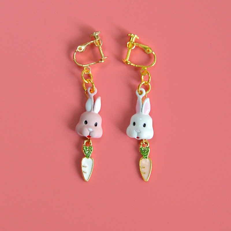 小兔子與胡蘿卜 原創手作可愛復古耳環 森系耳夾 禮物 - 耳環/耳夾 - 其他金屬 粉紅色