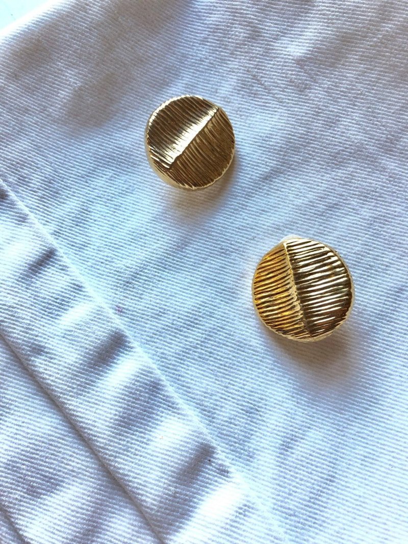 Vintage Circle Gold Statement Earrings - 耳環/耳夾/耳骨夾 - 貴金屬 金色