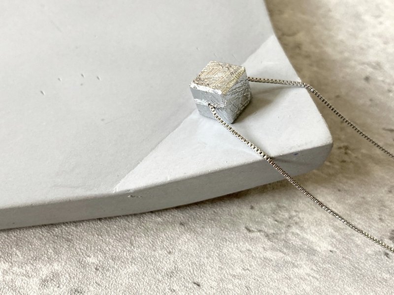 【CUBE. Tiantie meteorite necklace] Swedish nickel-iron meteorite square, cube, 925 Silver| collarbone chain - สร้อยคอทรง Collar - วัสดุอื่นๆ สีเทา