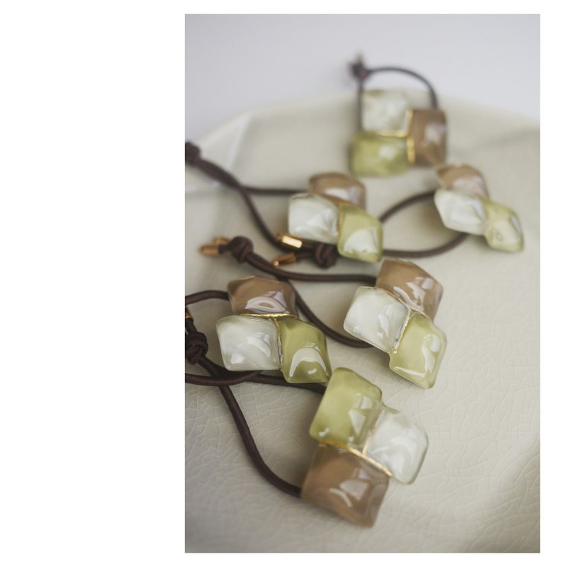 Color Block Wavy Resin Hair Tie | Hair Elastic - เครื่องประดับผม - วัสดุอื่นๆ หลากหลายสี