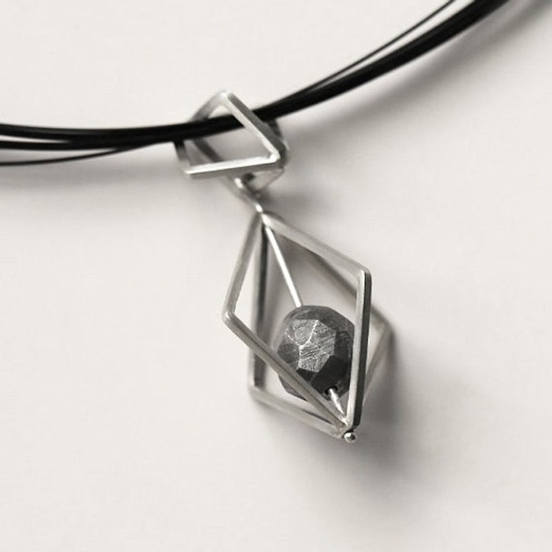 CATCH Meteorite Jewelry - Geometric Structure Meteorite Sterling Silver Pendant - สร้อยคอ - เครื่องเพชรพลอย สีเงิน