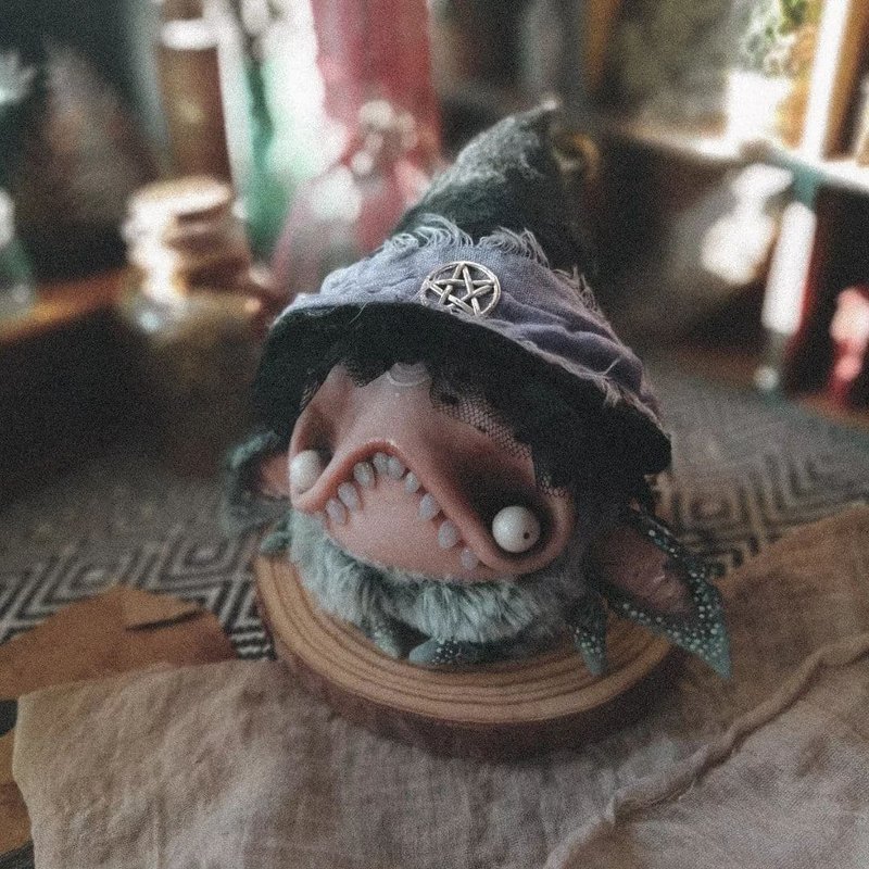 Gremlin - Witch OOAK Art Doll Collectible toy - 公仔/玩偶 - 其他金屬 