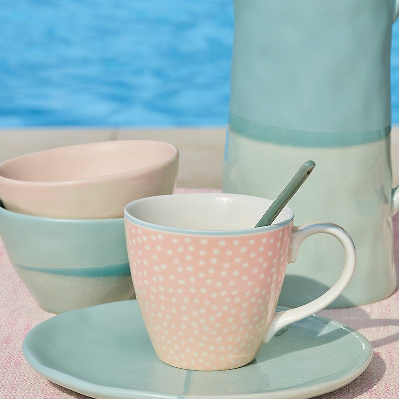 Denmark GreenGate Dot peach mug - Mugs - Porcelain Pink
