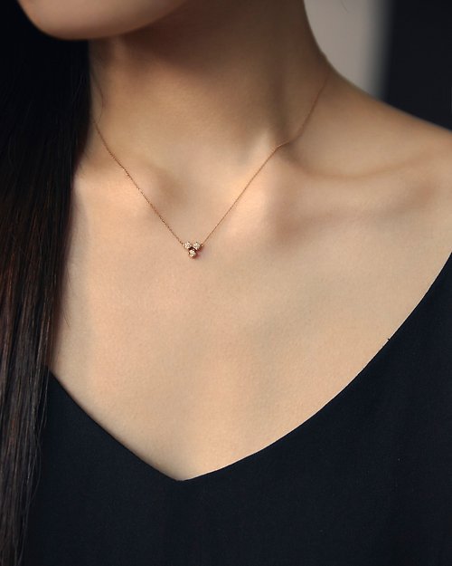 Nozomi Jewelry │尋找美好事物的輕珠寶品牌 三角型鑽石鎖骨項鍊