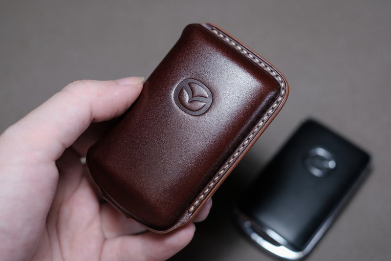 Shape it  | Handmade Leather mazda  key Case.Car Key Holder - ที่ห้อยกุญแจ - หนังแท้ หลากหลายสี