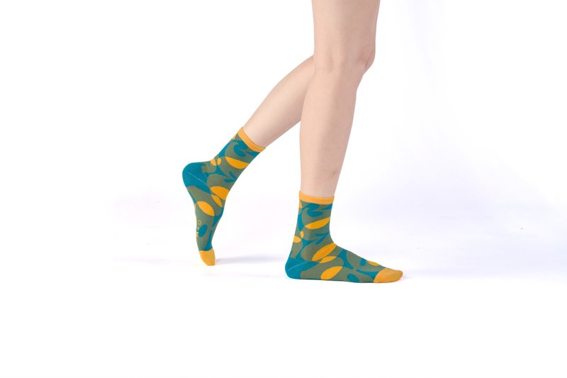 [Joint Series Reporter] Small Garden/Yellow Blue (F)-MIT Design Mid-calf Socks - Socks - Cotton & Hemp Yellow