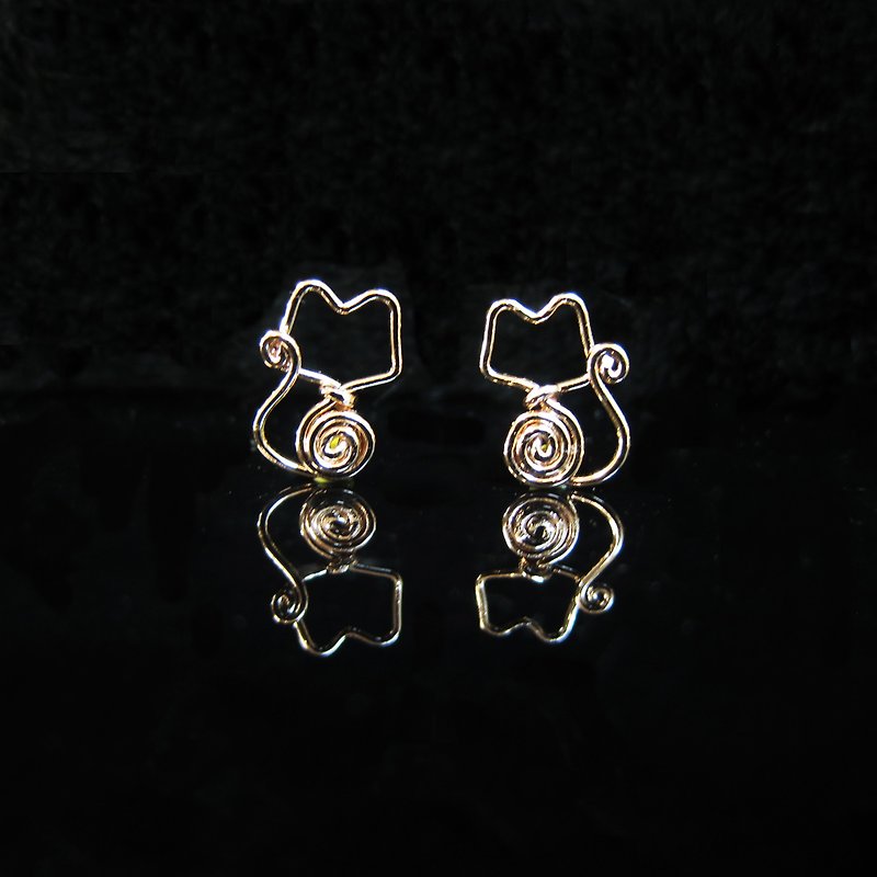 Winwing metal wire braided earrings-【Little Cat】Earrings/Earrings - ต่างหู - โลหะ 