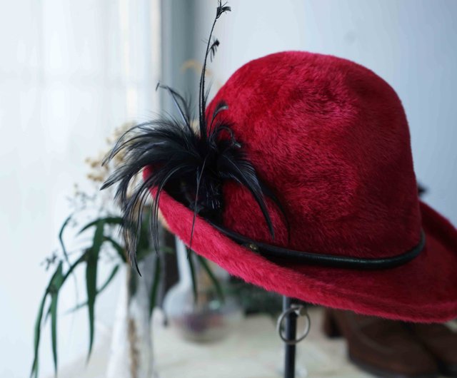 Red round hat online