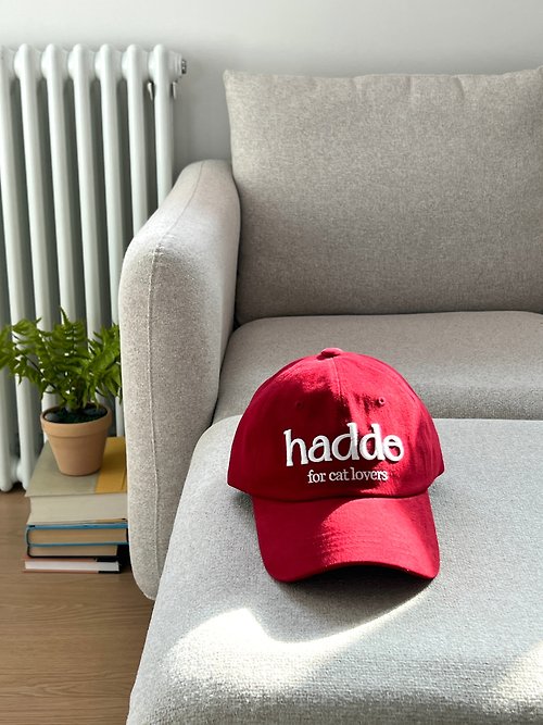 Hadde Studio FOR CAT LOVERS RED CAP