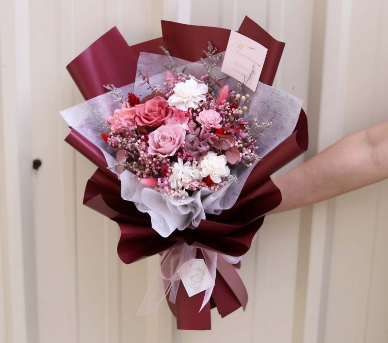 [Exquisite eternal rose bouquet] Graduation bouquet/Mother’s Day bouquet/Birthday gift bouquet - ช่อดอกไม้แห้ง - พืช/ดอกไม้ 