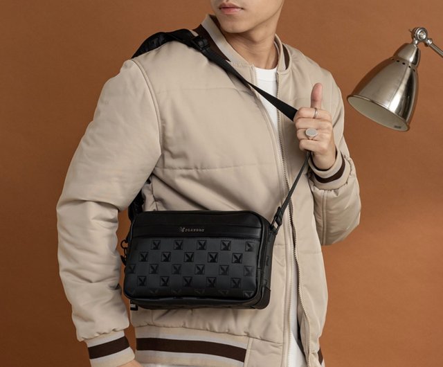 【韓国Attends アテンズ】Black doggy bliss case Current Mood Platform Vegan Leather Buckle Zipper Pocket