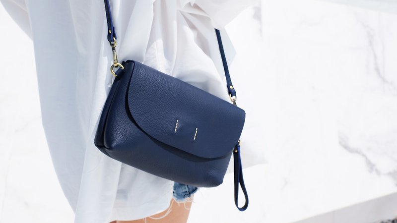 ABBIE - Navy blue / Minimal crossbody leather bag-genuine chamois leather - กระเป๋าเป้สะพายหลัง - หนังแท้ สีน้ำเงิน