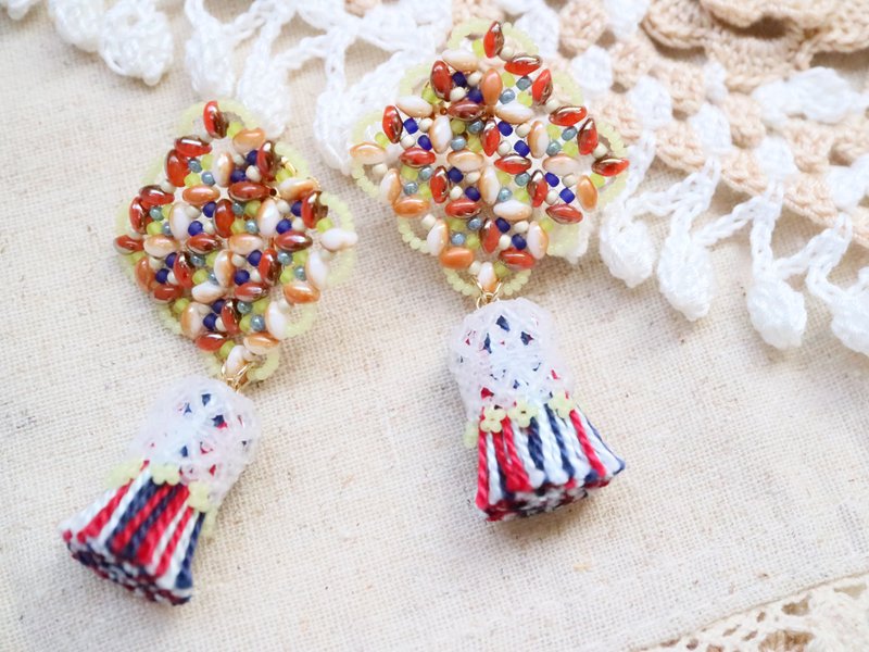 玻璃花呢螺絲彈簧耳夾碧玉色優雅精緻捷克波西米亞七彩捷克珠子捷克玻璃籽珠流蘇簇絨 - 耳環/耳夾/耳骨夾 - 玻璃 多色