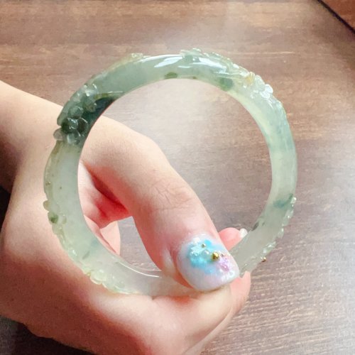 瓔珞珠寶盒 E.L.Jewelry Box 冰種飄花翡翠雕花貴妃手鐲 | 16.5圍 | 天然緬甸玉翡翠A貨 | 送禮