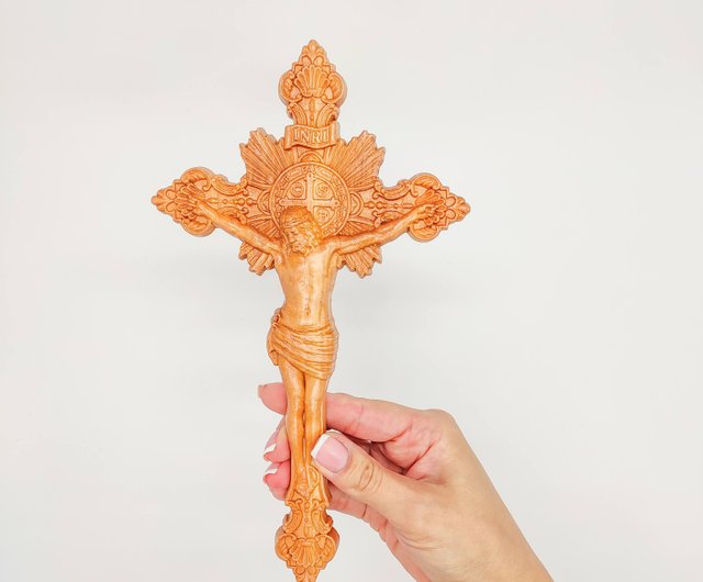 十字架 木製十字架 高さ24cm、彫刻された木製十字架、十字架