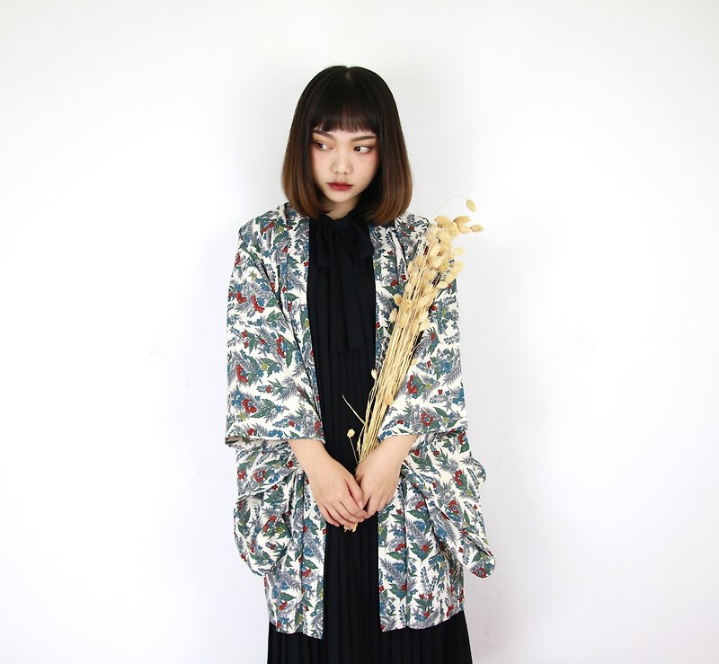 Back to Green:: Japan brings back kimono feather knit illustration // men and women can wear // vintage kimono (KC-25) - เสื้อแจ็คเก็ต - ผ้าไหม 