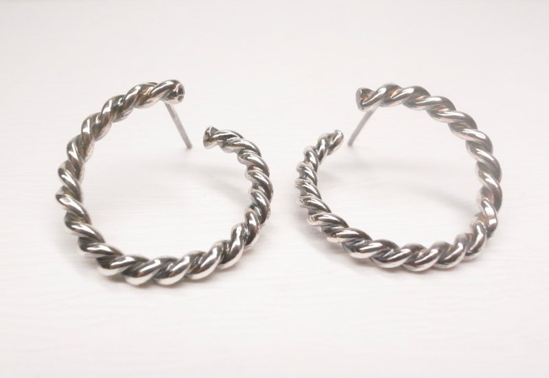 二毛銀【大麻花立體圈圈加可拆式珍珠耳環】純銀款。一對 - 耳環/耳夾/耳骨夾 - 純銀 銀色