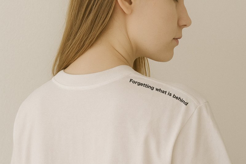 Forgetting what is behind 純棉白色t-shirt - 女 T 恤 - 棉．麻 