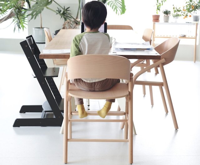 No.1子供用成長椅子無垢材学習椅子調節可能な4つの高さのシンプルな 