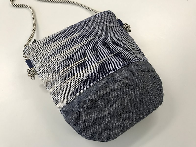 手織りのコットンリネンの小さなポケット - ショルダーバッグ - コットン・麻 ブルー