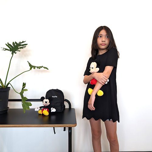 TiDi TiDi × ViF 大女童黑色針織直筒洋裝/長版上衣 兩種尺寸