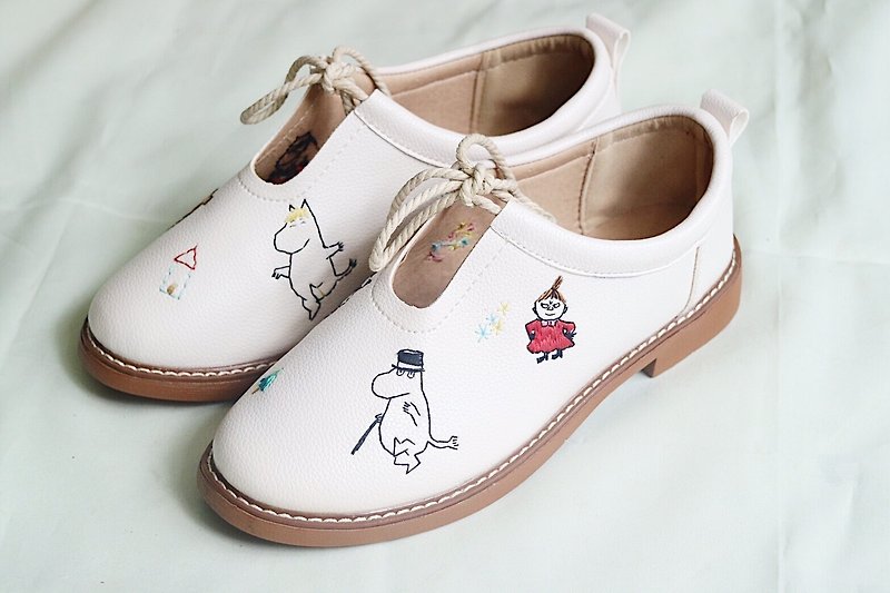 moomin sneaker embroidery - รองเท้าลำลองผู้หญิง - หนังแท้ ขาว