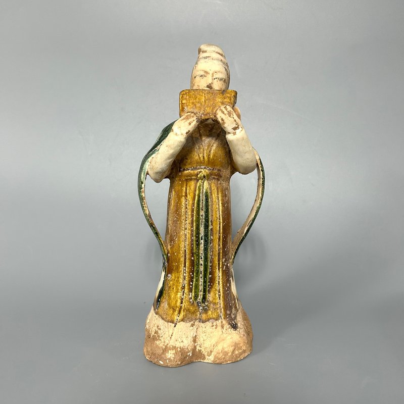 Tang Dynasty Tri-Colored Female Attendant Figurines - ของวางตกแต่ง - ดินเผา สีกากี