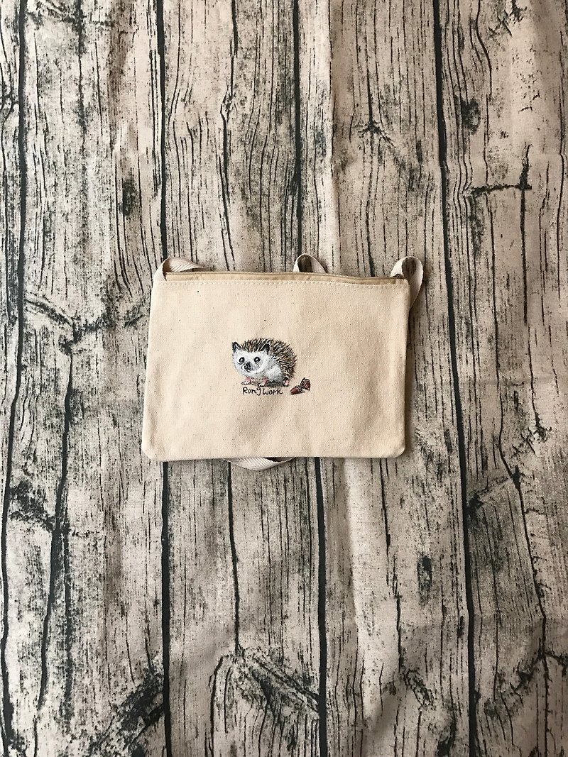 Hand-painted design Hedgehog canvas cross-body bag - กระเป๋าแมสเซนเจอร์ - ผ้าฝ้าย/ผ้าลินิน 