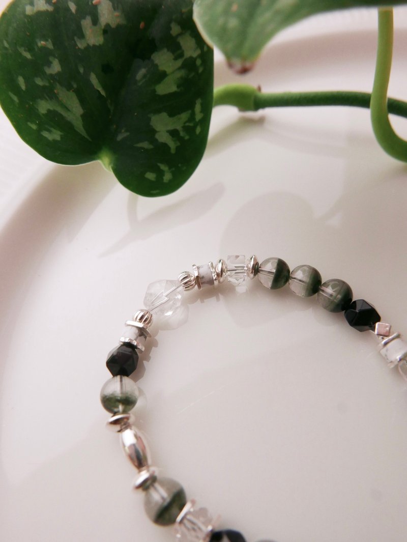 Natural stone bracelet/green ghost/white crystal - Bracelets - Stone Green