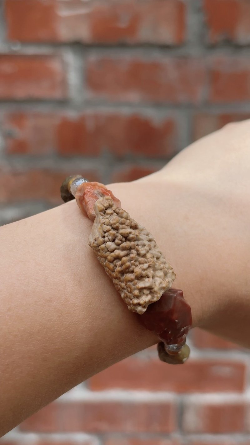 Handmade Gobi Agate Raw Stone + Wood Petrified Chain - สร้อยข้อมือ - หยก หลากหลายสี