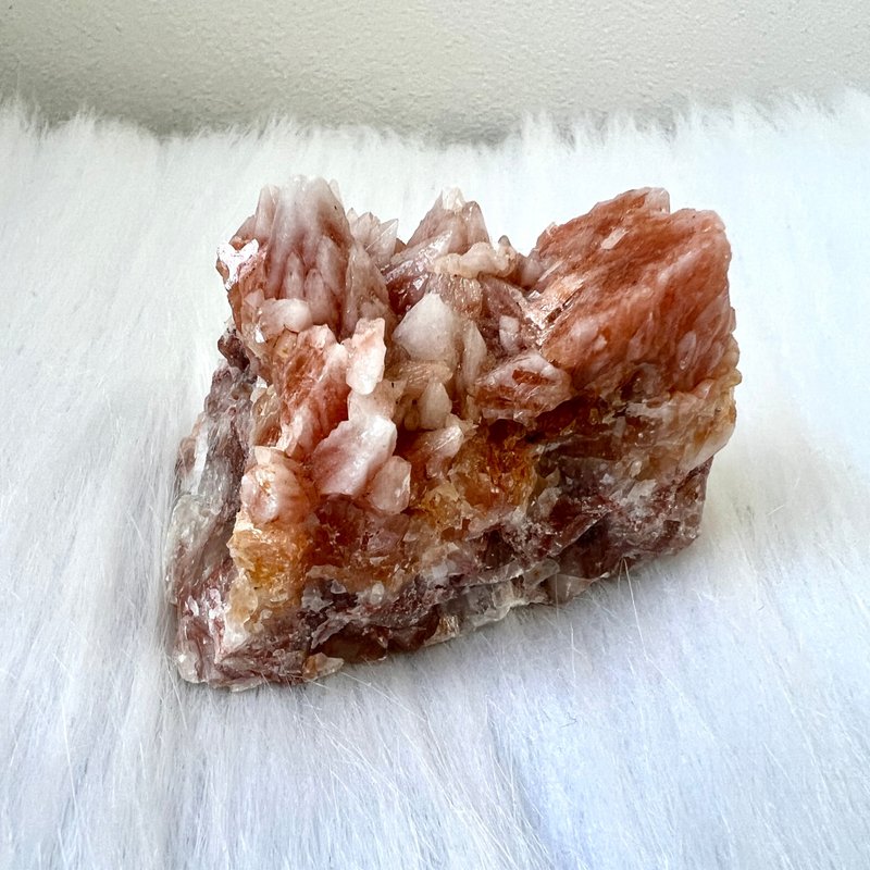 虎牙方解簇連底座 | 水晶 | 方解石 | 水晶簇 | 水晶擺件 - 擺飾/家飾品 - 水晶 紅色
