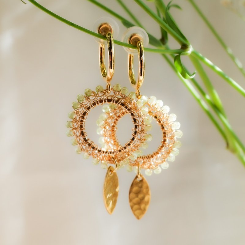 Dangling autumn-colored natural stones and wire flower motif Clip-On - ต่างหู - เครื่องประดับพลอย สีเขียว