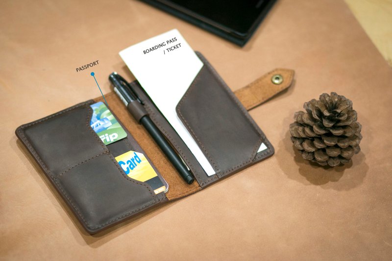 Personalized Thread Leather Durable Vintage Travel Wallet Passport Holder Case - 護照夾/護照套 - 真皮 咖啡色