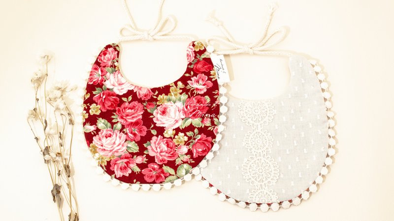 Handmade by Mina【日本厚印花棉布】長蛋型蕾絲圍兜日本玫瑰繁花 - 圍兜/口水巾 - 棉．麻 