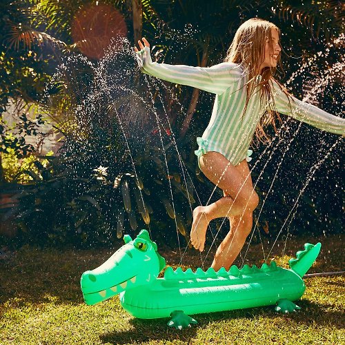 日安朵朵 SunnyLife 充氣噴水泳池戲水玩具-鱷魚