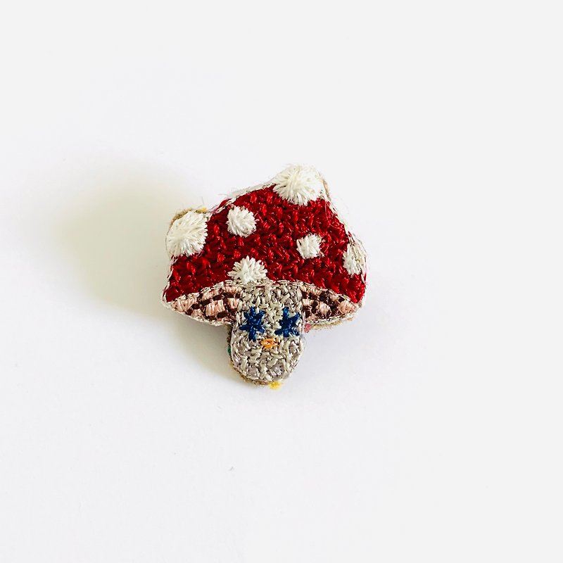 Three-dimensional embroidery brooch mushroom - Brooches - Thread Red