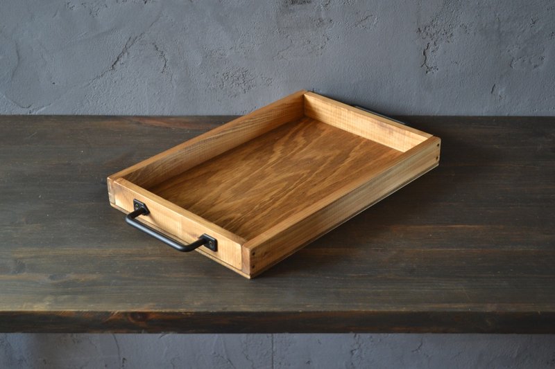 Simple cafe tray made from Japanese cypress with black iron handle 0310mito - Serving Trays & Cutting Boards - Wood Brown